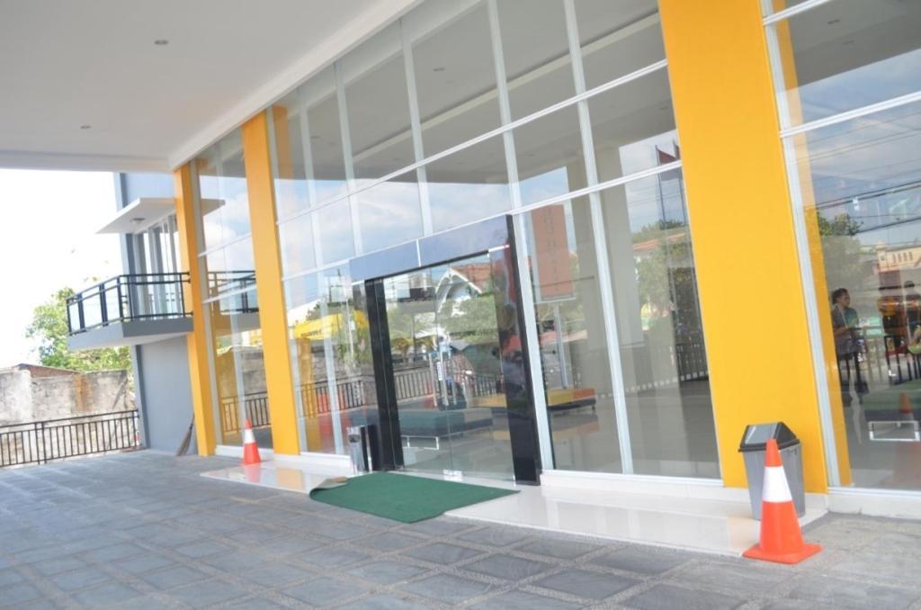 Edu Hostel Yogyakarta Exterior photo