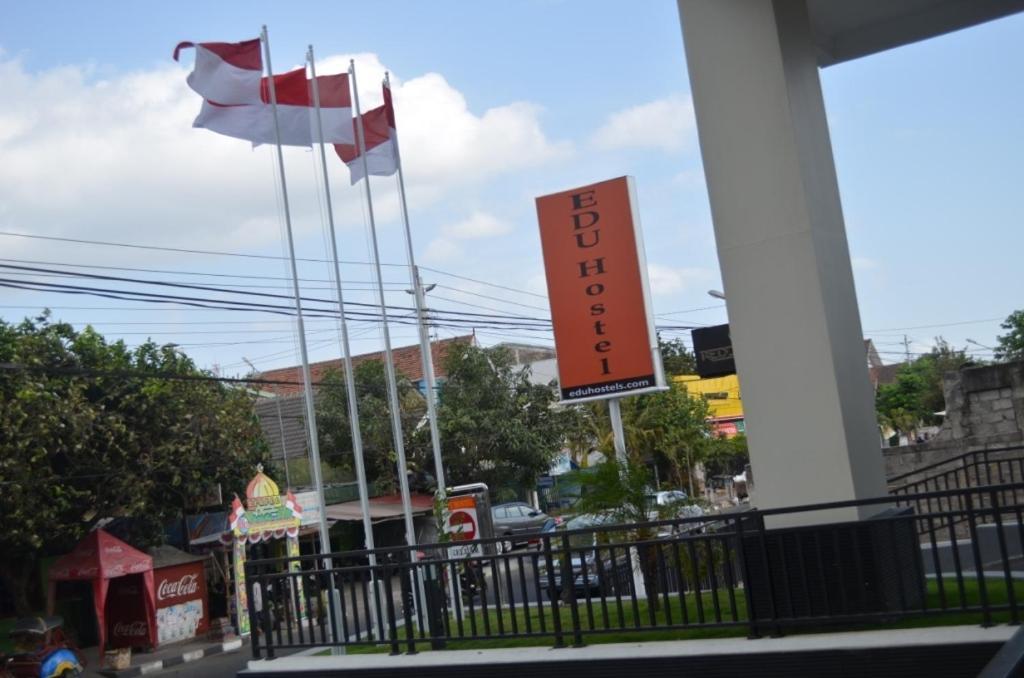 Edu Hostel Yogyakarta Exterior photo