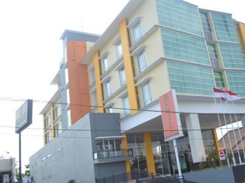 Edu Hostel Yogyakarta Exterior photo