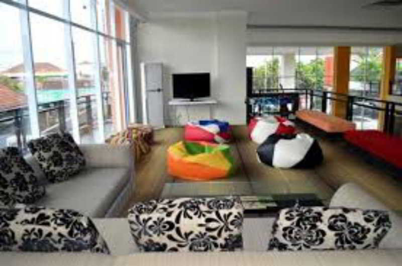 Edu Hostel Yogyakarta Exterior photo