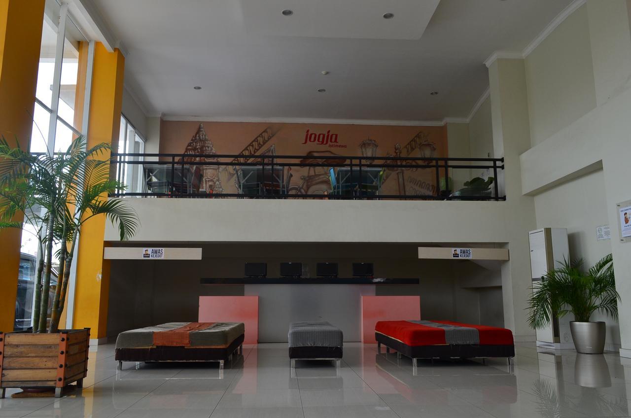 Edu Hostel Yogyakarta Exterior photo