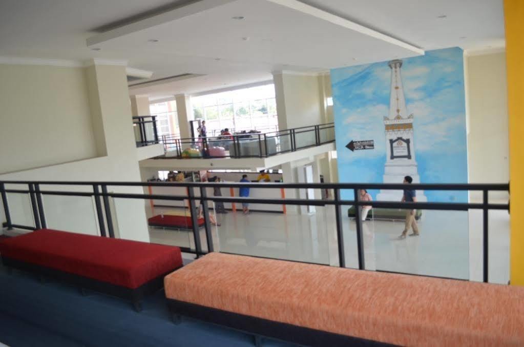 Edu Hostel Yogyakarta Exterior photo